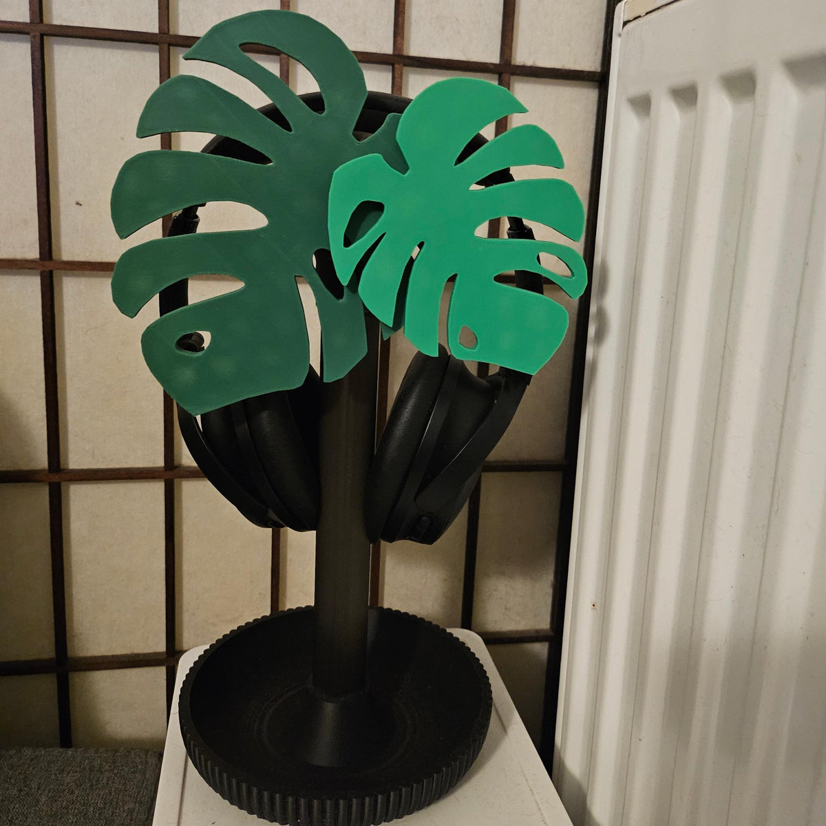 Monstera Headphone Stand • Tropical Leaf Desk Holder • Stylish Headset Display for Gaming or Office Setups - ThreadaliciousUK