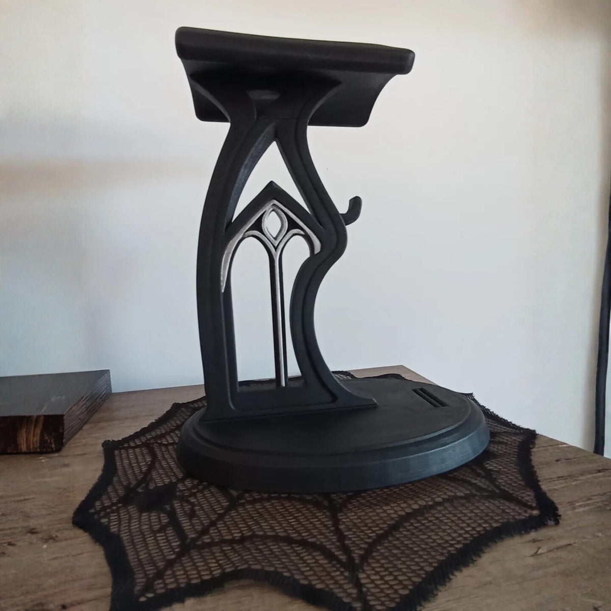 Gothic Headphone Stand • Elegant Arched Desk Holder • Dark Fantasy Inspired Headset Display - ThreadaliciousUK