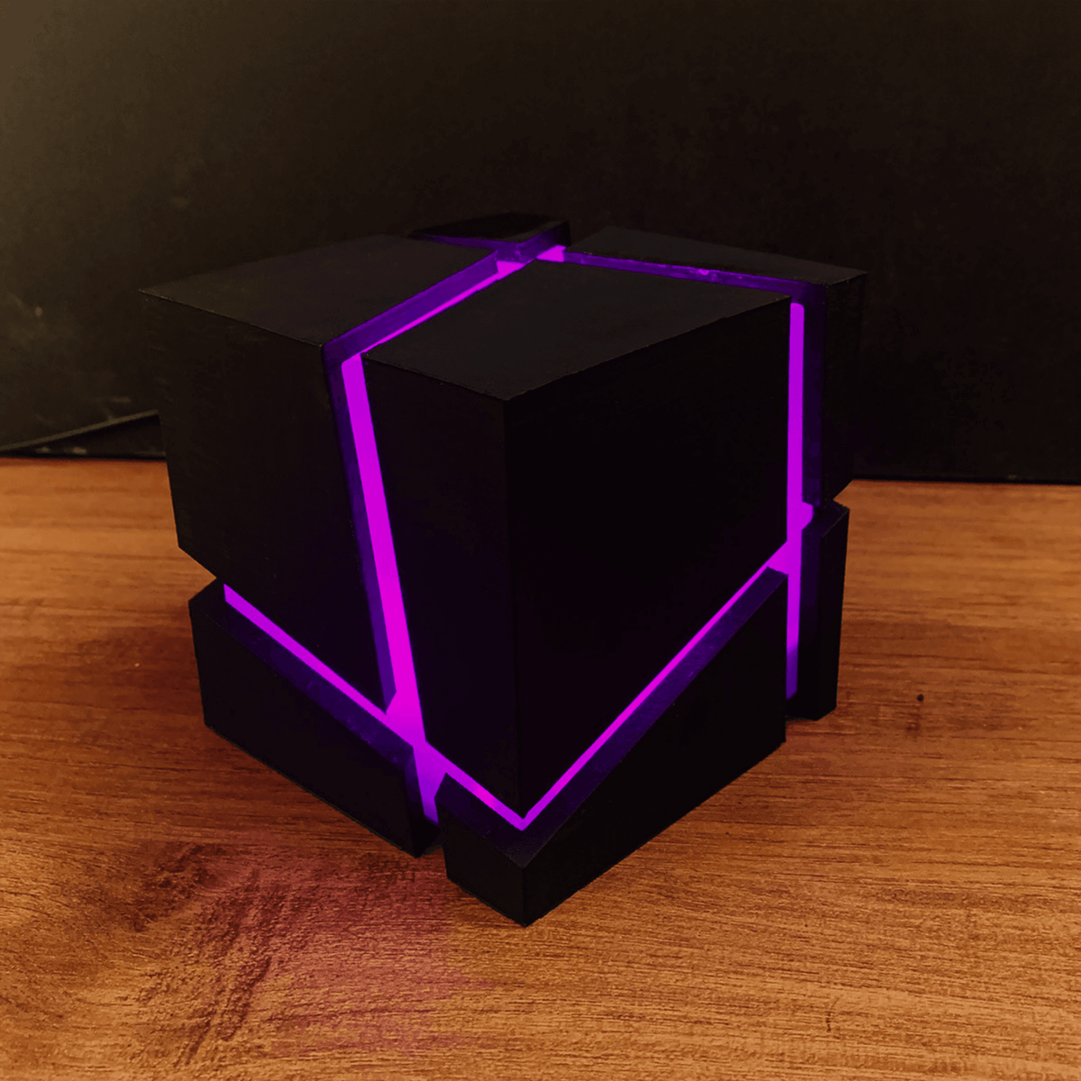 Cracked RGB Lamp