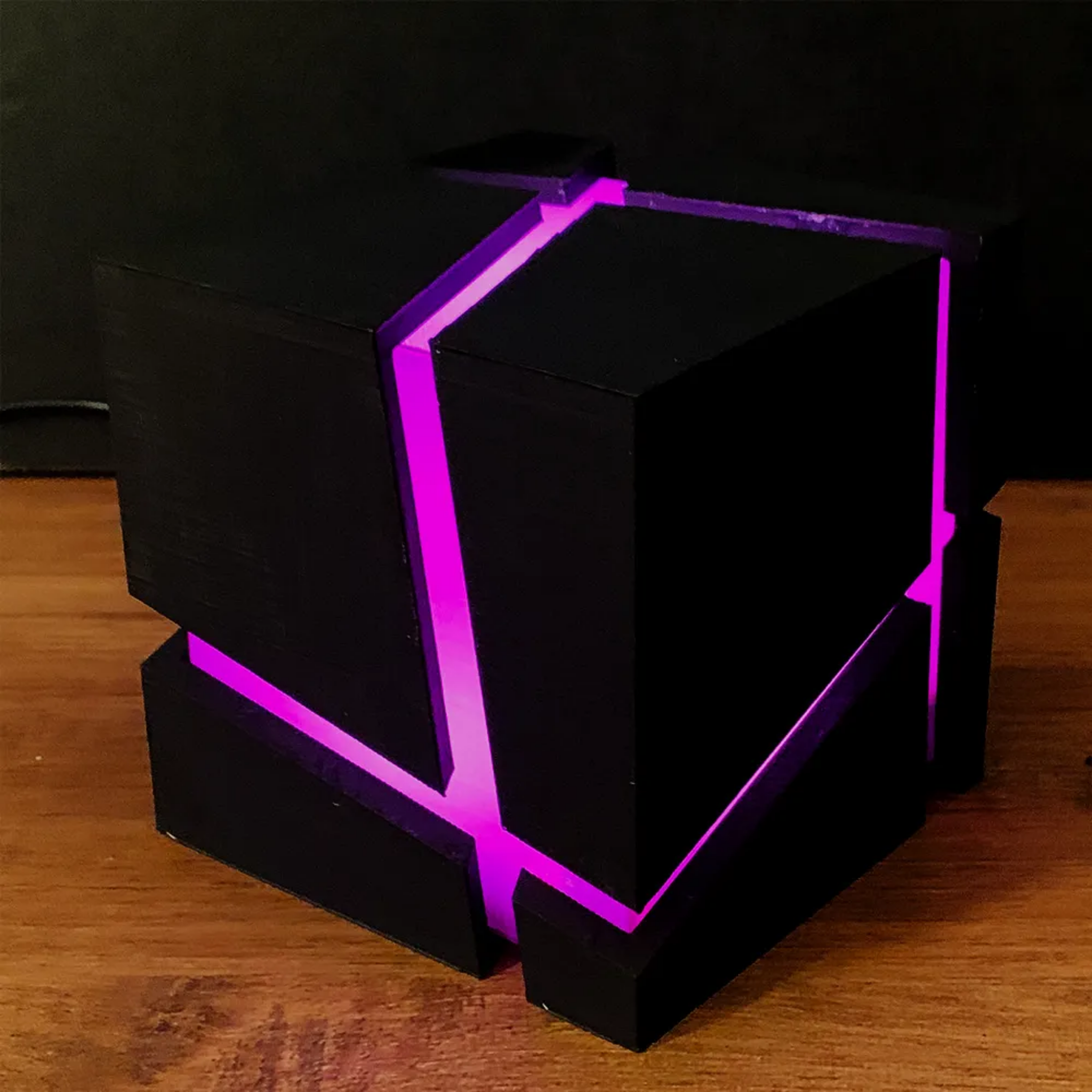 Cracked RGB Lamp