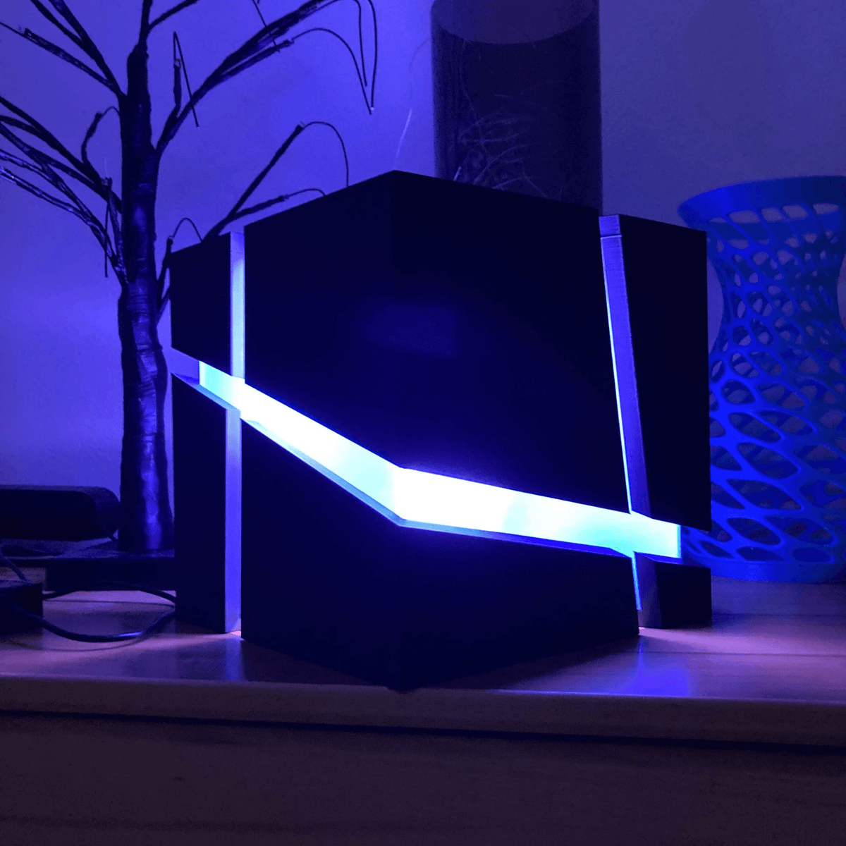 Cracked RGB Lamp
