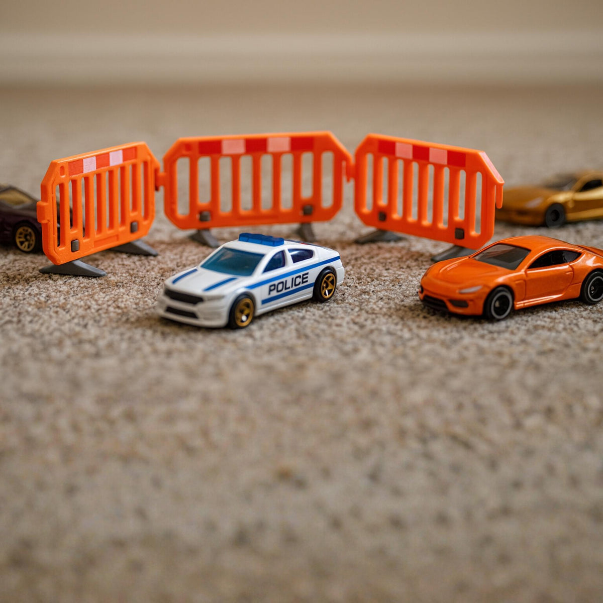 Miniature UK Roadworks Set • Traffic Cones • Scale Street Scene Accessories for Models - ThreadaliciousUK