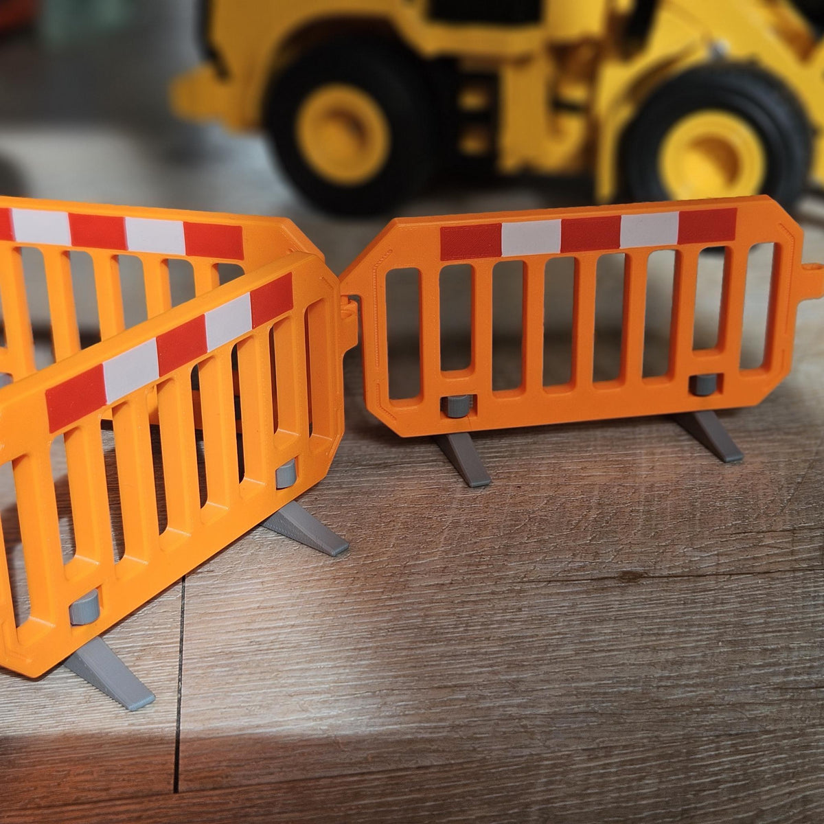 Miniature UK Roadworks Set • Traffic Cones • Scale Street Scene Accessories for Models - ThreadaliciousUK