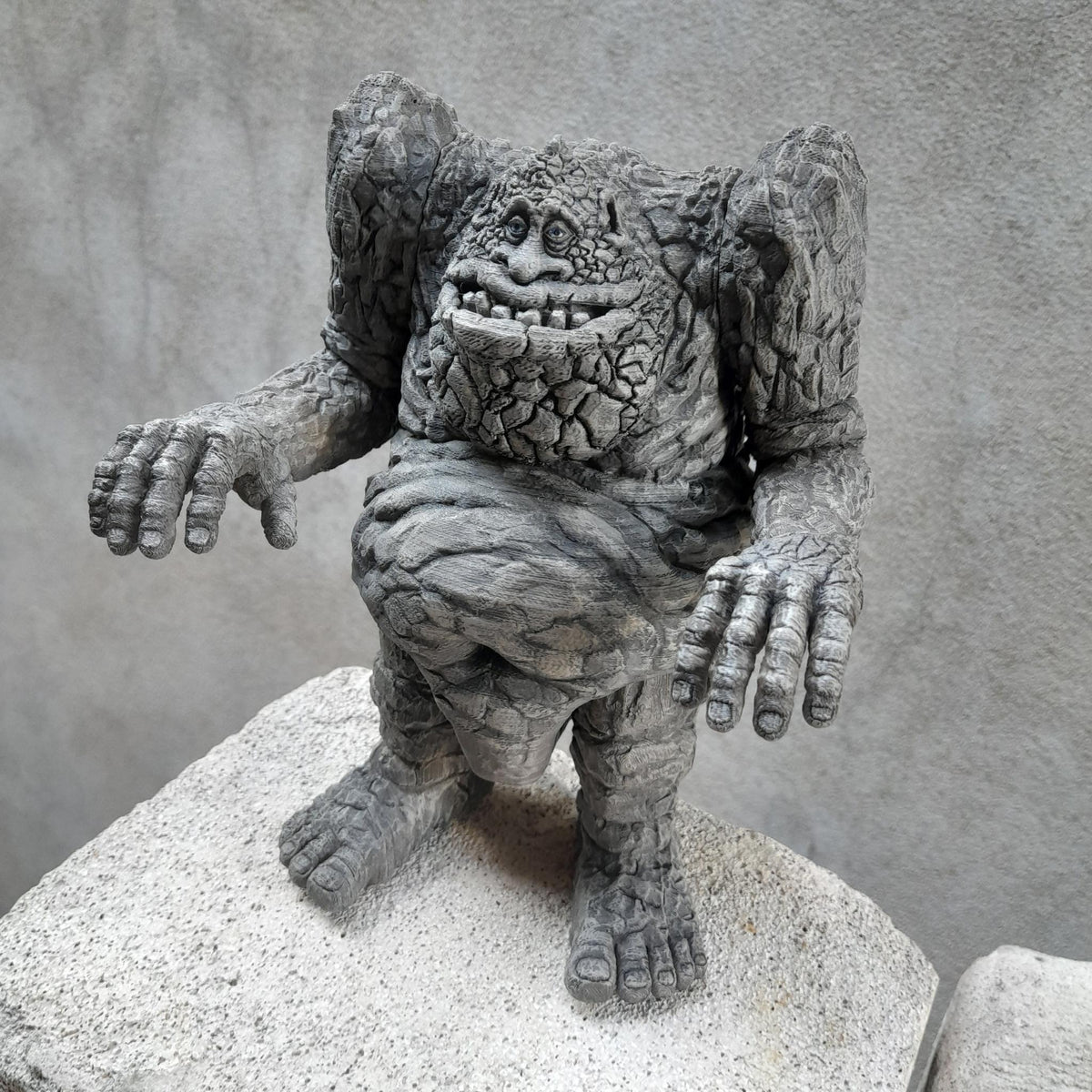 Rock Creature Sculpture – Detailed Fantasy Stone Guardian Display Figure for Shelf or Desk - ThreadaliciousUK
