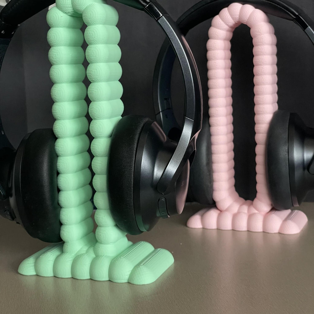 Cloud Headphone Stand • Soft Aesthetic Desk Holder • Cushion-Style Headset Display for Gaming or Office - ThreadaliciousUK