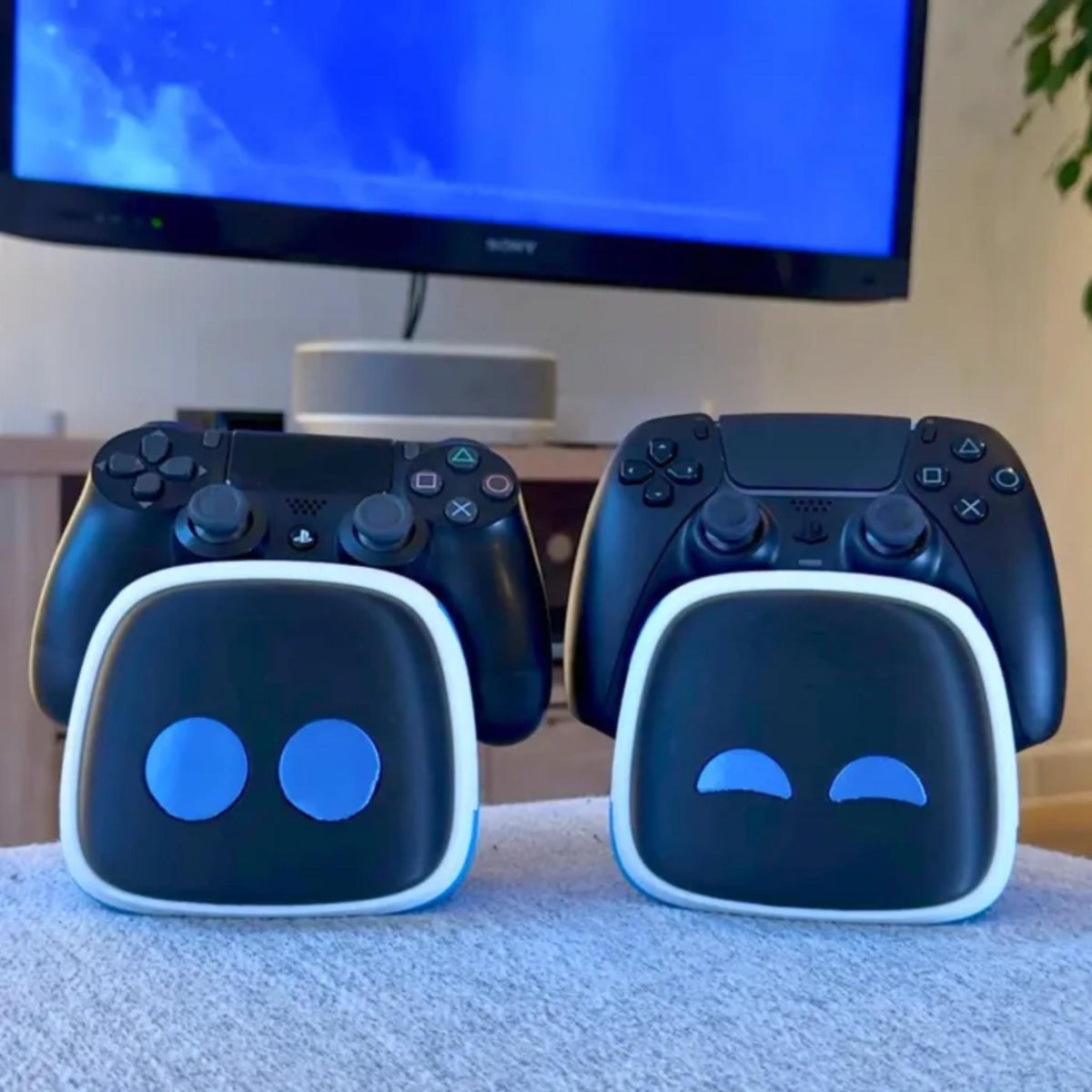 Astro Inspired Controller Stand with Happy or Neutral Face Option - ThreadaliciousUK