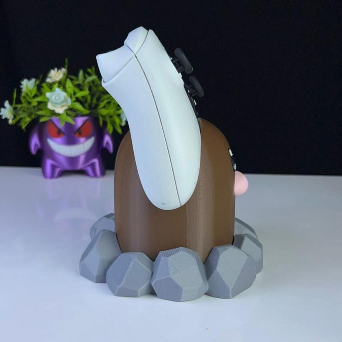 Mole Creature Controller Holder – Desk Display Stand for Gaming Setups - ThreadaliciousUK
