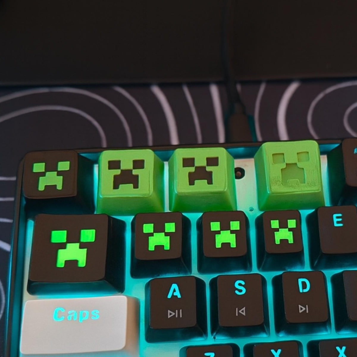 Creeper-Inspired Keycap | Glow Gaming Keycap | Artisan Mechanical Keyboard Key - ThreadaliciousUK