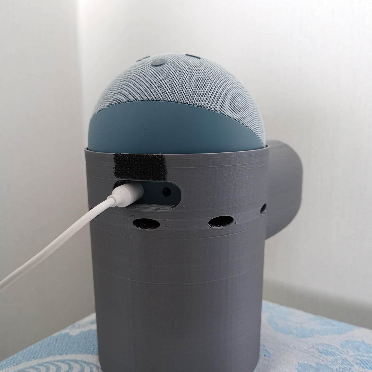 Bender Smart Speaker Holder • Robot-Inspired Echo Dot Stand • Futuristic Desk Decor • Character Speaker Display - MoreMiniaturesStudio