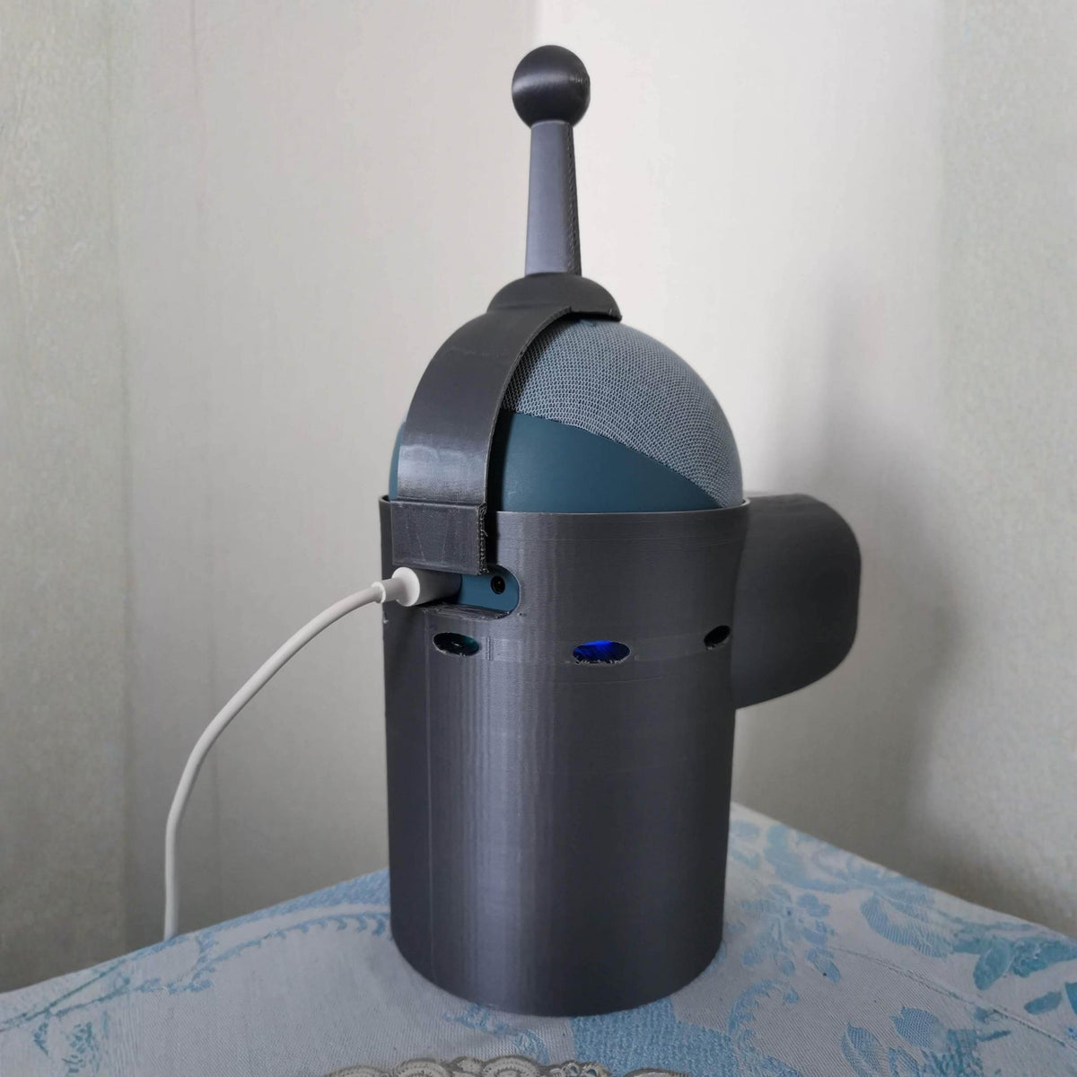 Bender Smart Speaker Holder • Robot-Inspired Echo Dot Stand • Futuristic Desk Decor • Character Speaker Display - MoreMiniaturesStudio