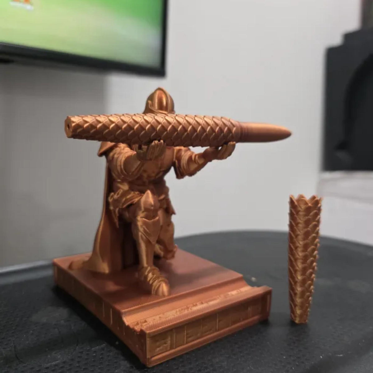 Medieval Knight Pen Holder | Fantasy Desk Organiser & Armour Figurine, Unique Office Decor Gift - MoreMiniaturesStudio