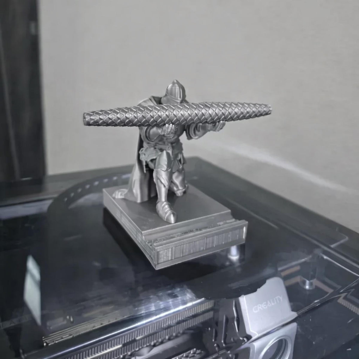 Medieval Knight Pen Holder | Fantasy Desk Organiser & Armour Figurine, Unique Office Decor Gift - MoreMiniaturesStudio