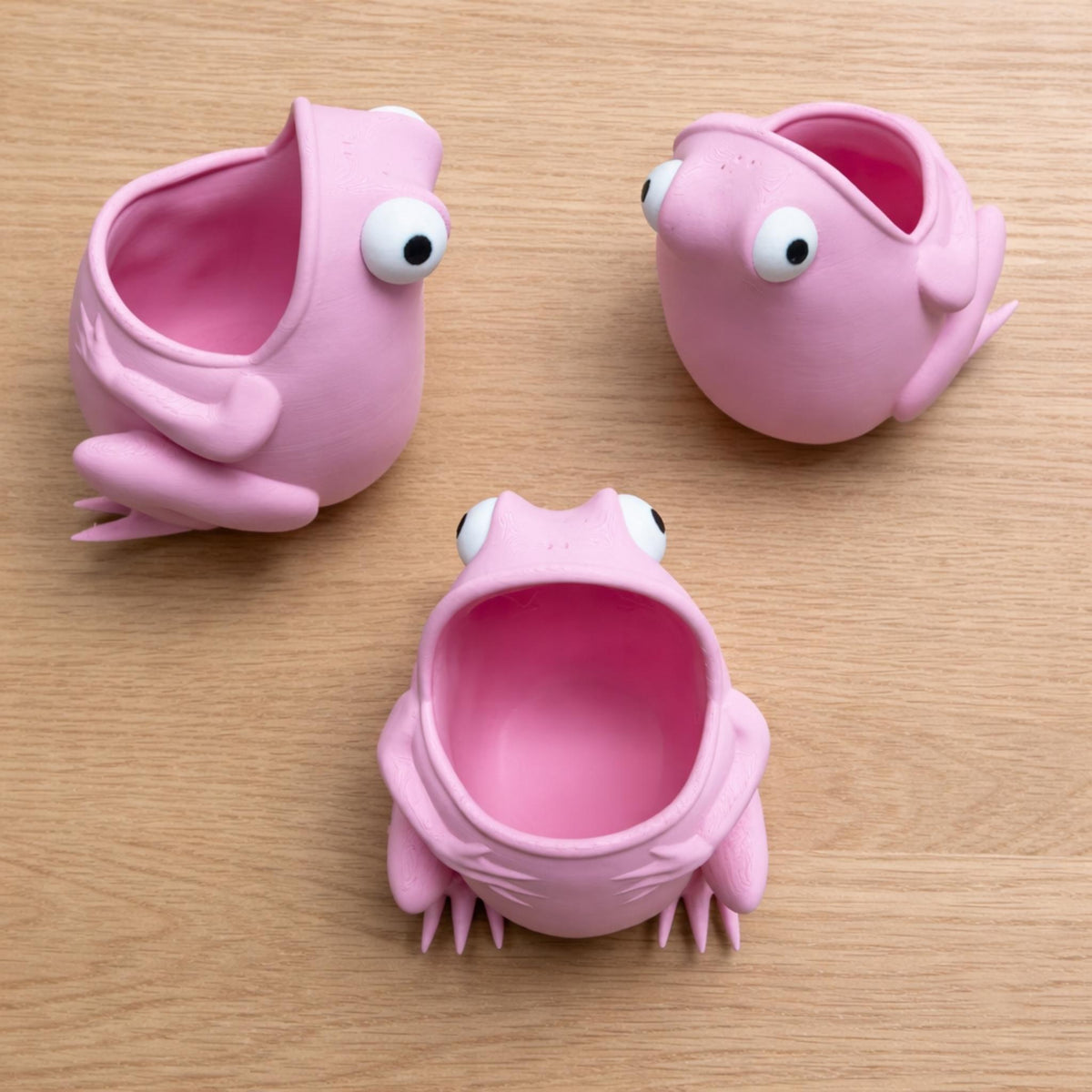 Cute Frog Pen & Pencil Holder | Funny Desk Organiser, Animal Office Decor, Gift for Students/Teachers - MoreMiniaturesStudio