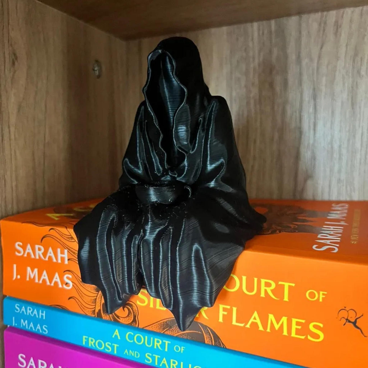 Mystic Cloaked Tea Figurine | Fantasy Reader Shelf Decor | Booktok Bookish Ornament | Cozy Tea Statue | Gift for Readers - MoreMiniaturesStudio