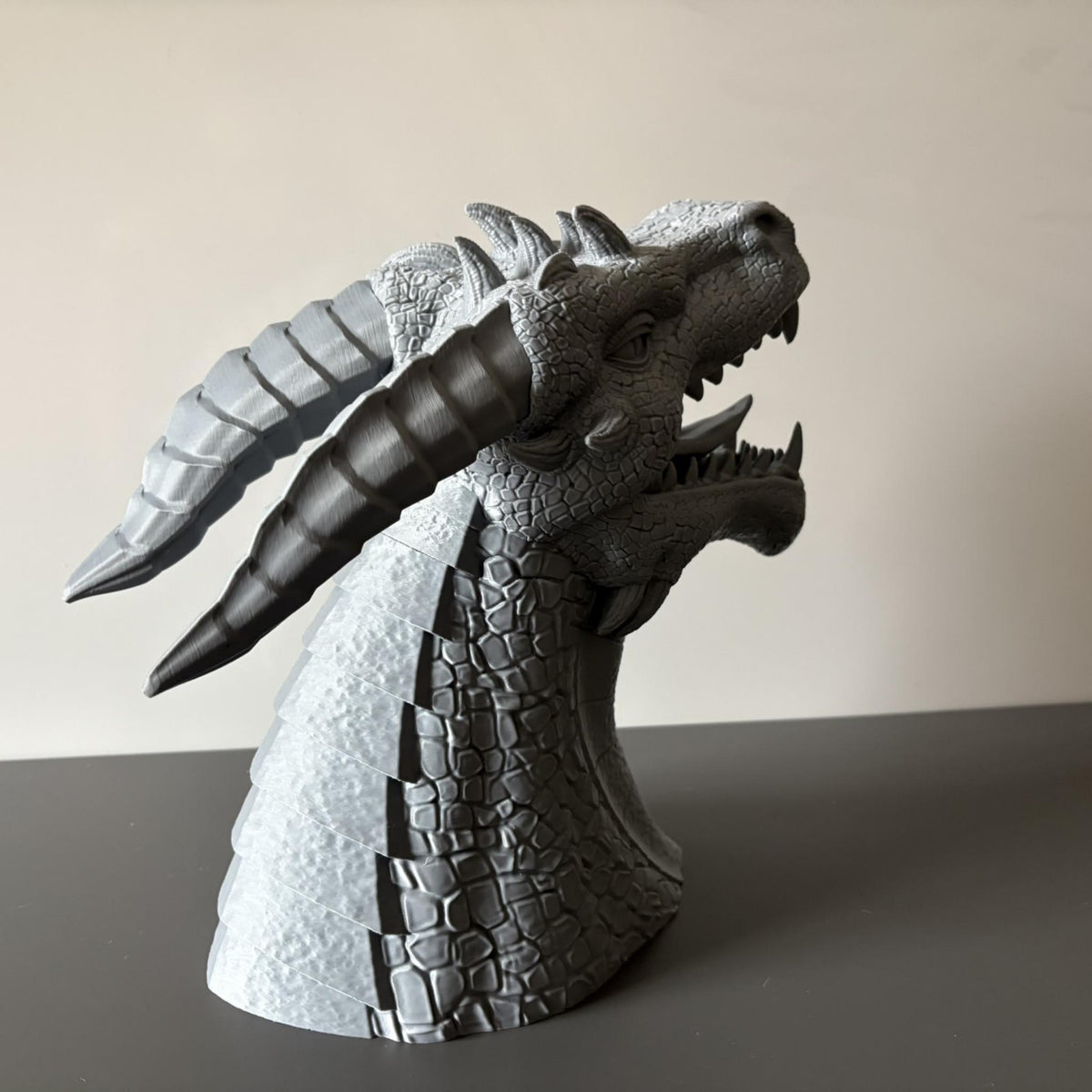 Dragon Head Headphone Stand | Fantasy Desk Decor | Gaming Headset Holder | RPG Display Stand | Gothic Desktop Accessory Gift - MoreMiniaturesStudio