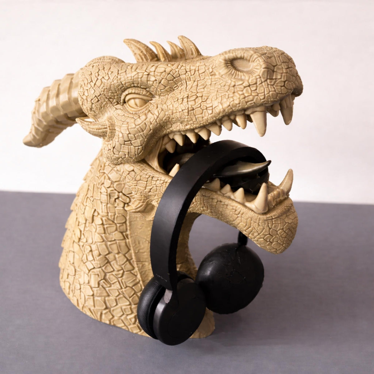 Dragon Head Headphone Stand | Fantasy Desk Decor | Gaming Headset Holder | RPG Display Stand | Gothic Desktop Accessory Gift - MoreMiniaturesStudio