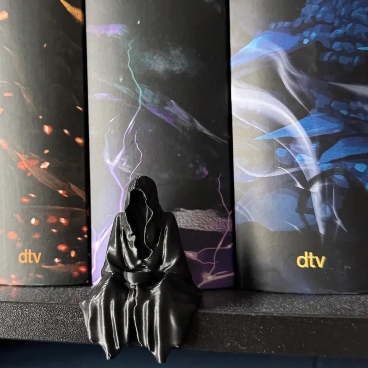 Mystic Cloaked Tea Figurine | Fantasy Reader Shelf Decor | Booktok Bookish Ornament | Cozy Tea Statue | Gift for Readers - MoreMiniaturesStudio