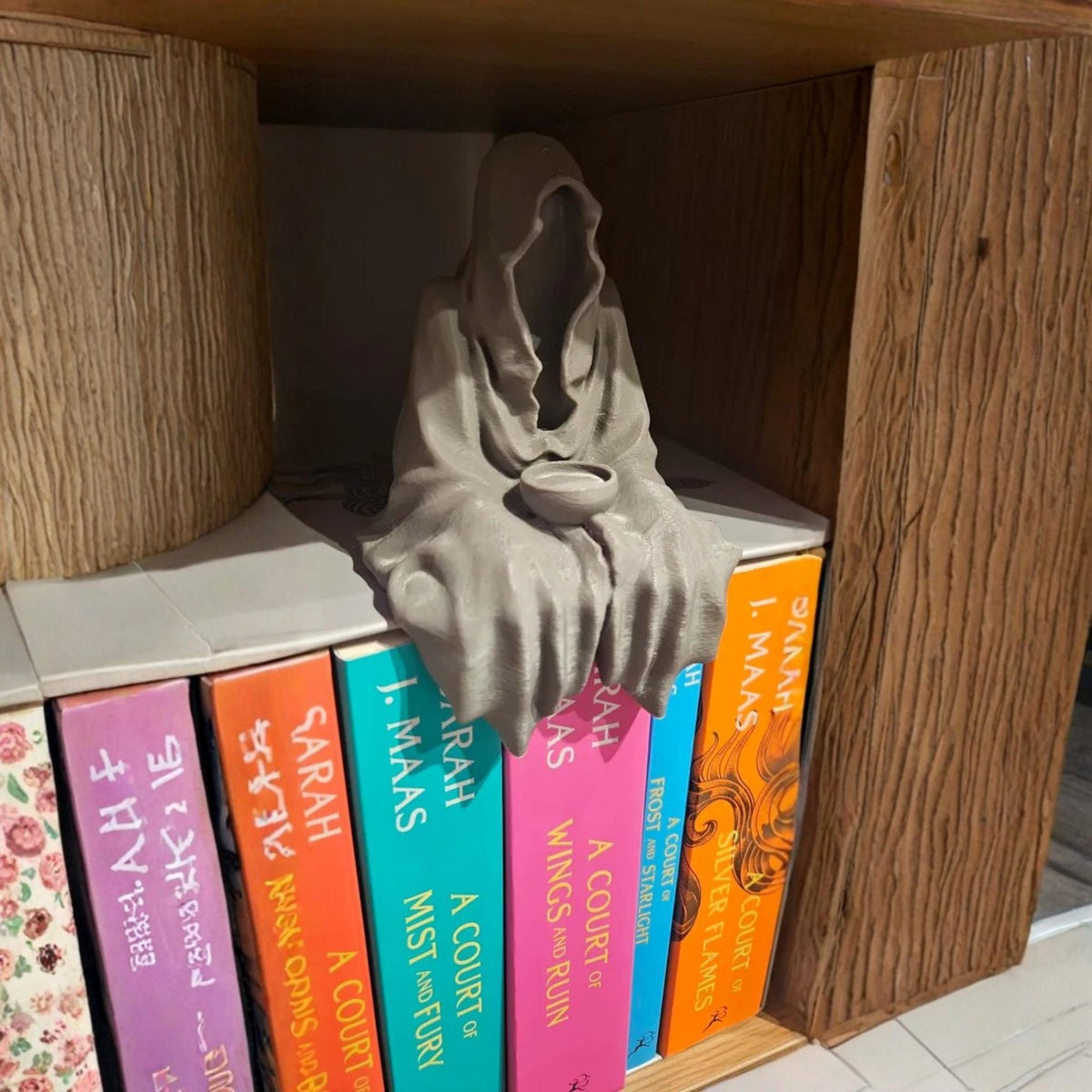 Mystic Cloaked Tea Figurine | Fantasy Reader Shelf Decor | Booktok Bookish Ornament | Cozy Tea Statue | Gift for Readers - MoreMiniaturesStudio
