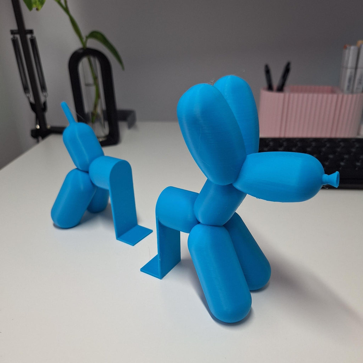 Balloon Dog Bookends Set, Modern Pop Art Book Ends, Cute Shelf Decor, Minimalist Desk Accessory, Dog Lover Gift - StickShopUK