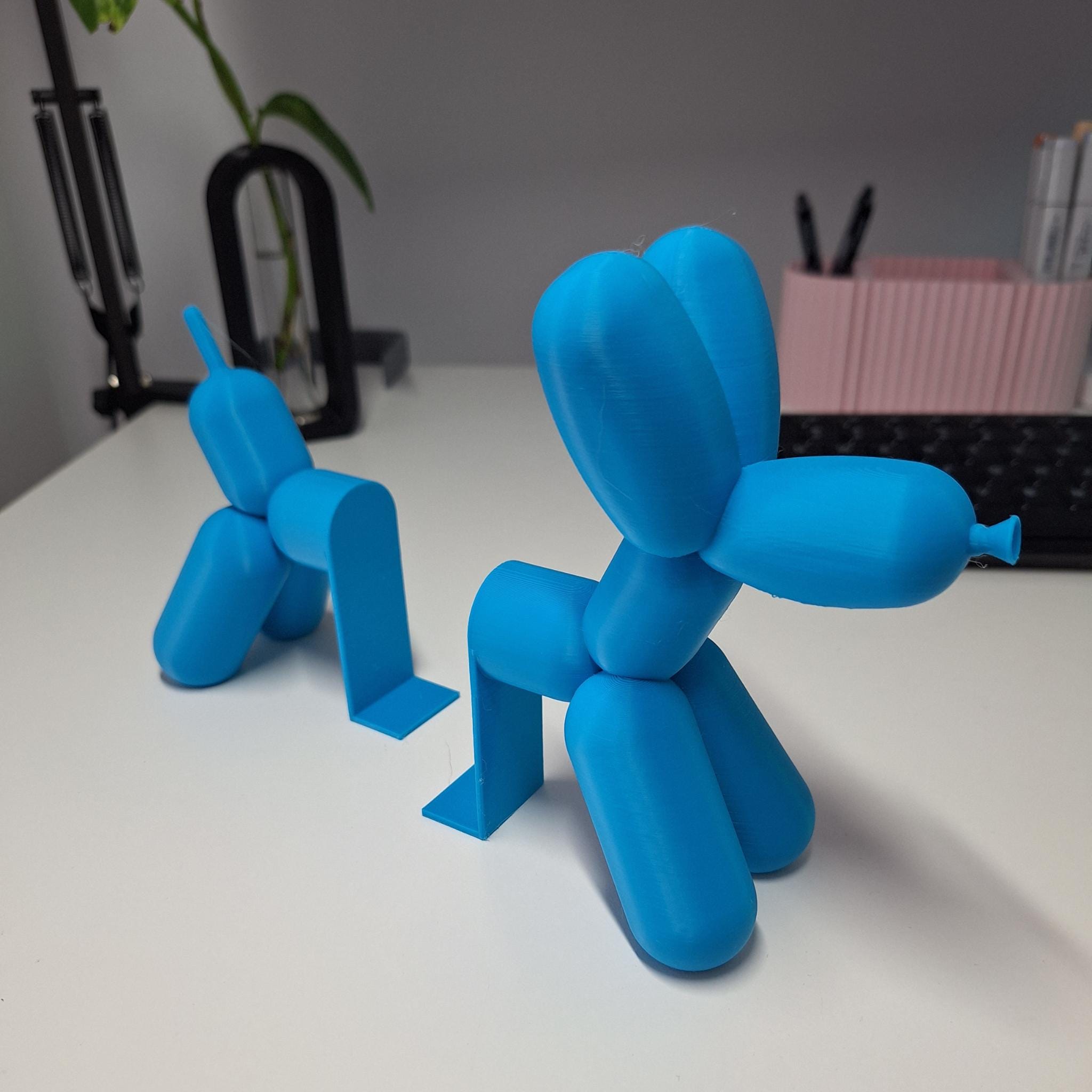 Balloon Dog Bookends Set, Modern Pop Art Book Ends, Cute Shelf Decor, Minimalist Desk Accessory, Dog Lover Gift - StickShopUK