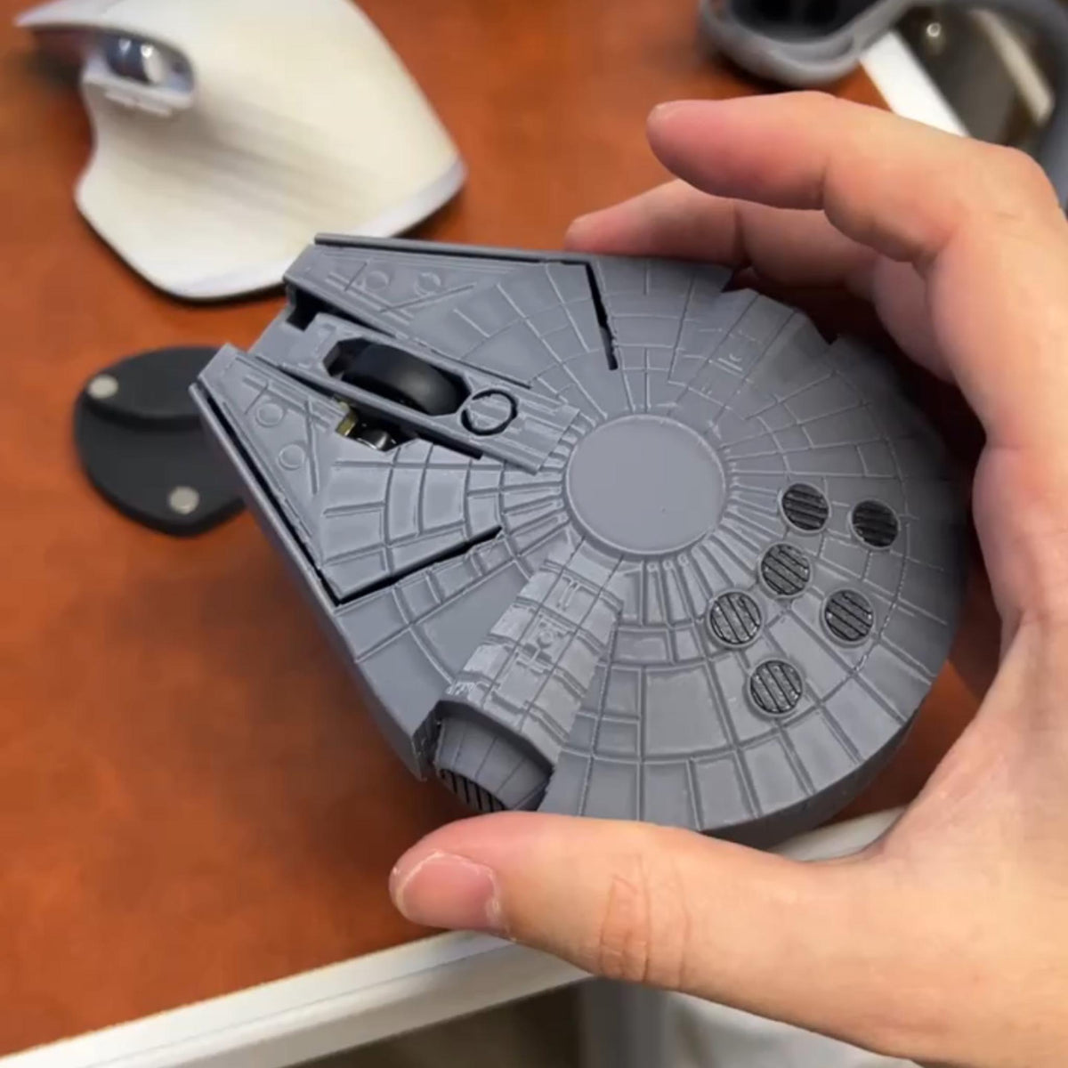 Sci Fi Spaceship Wireless Mouse | Millennium Style Falcon Mouse | Gaming Computer Mouse | Desk Setup Accessory | Movie Inspired Gift - StickShopUK