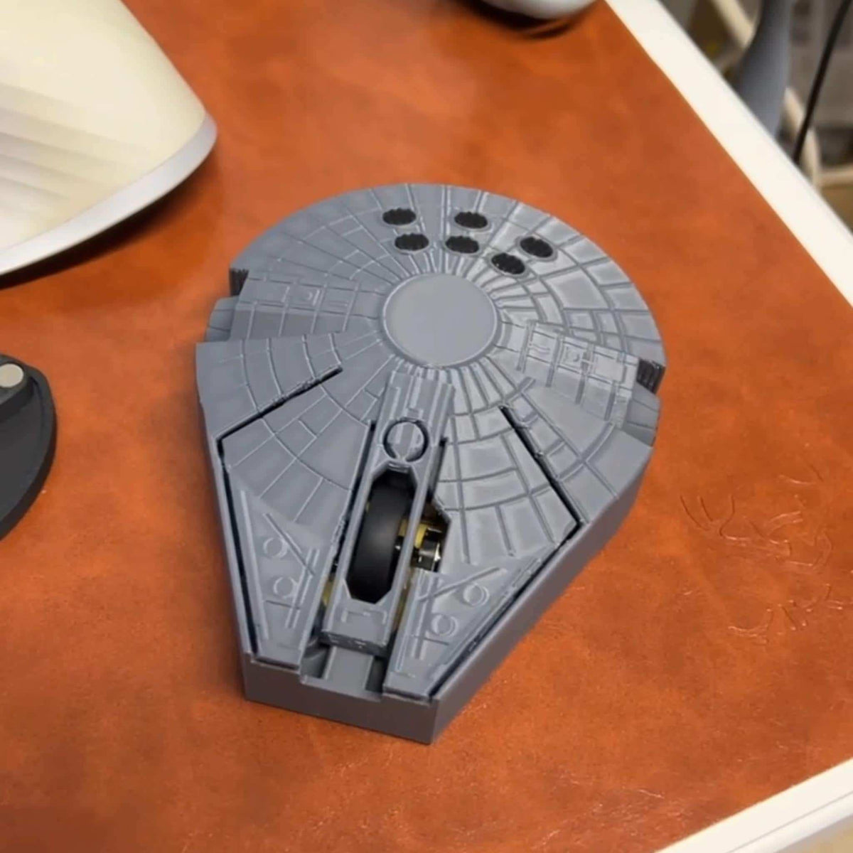 Sci Fi Spaceship Wireless Mouse | Millennium Style Falcon Mouse | Gaming Computer Mouse | Desk Setup Accessory | Movie Inspired Gift - StickShopUK