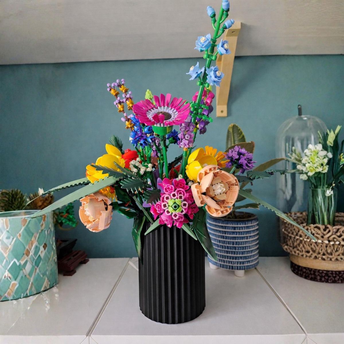 Modern Ribbed Vase for Brick Flower Sets, Minimal Display Pot, Decorative Holder for Buildable Botanical Arrangements - PrinthauscoGB