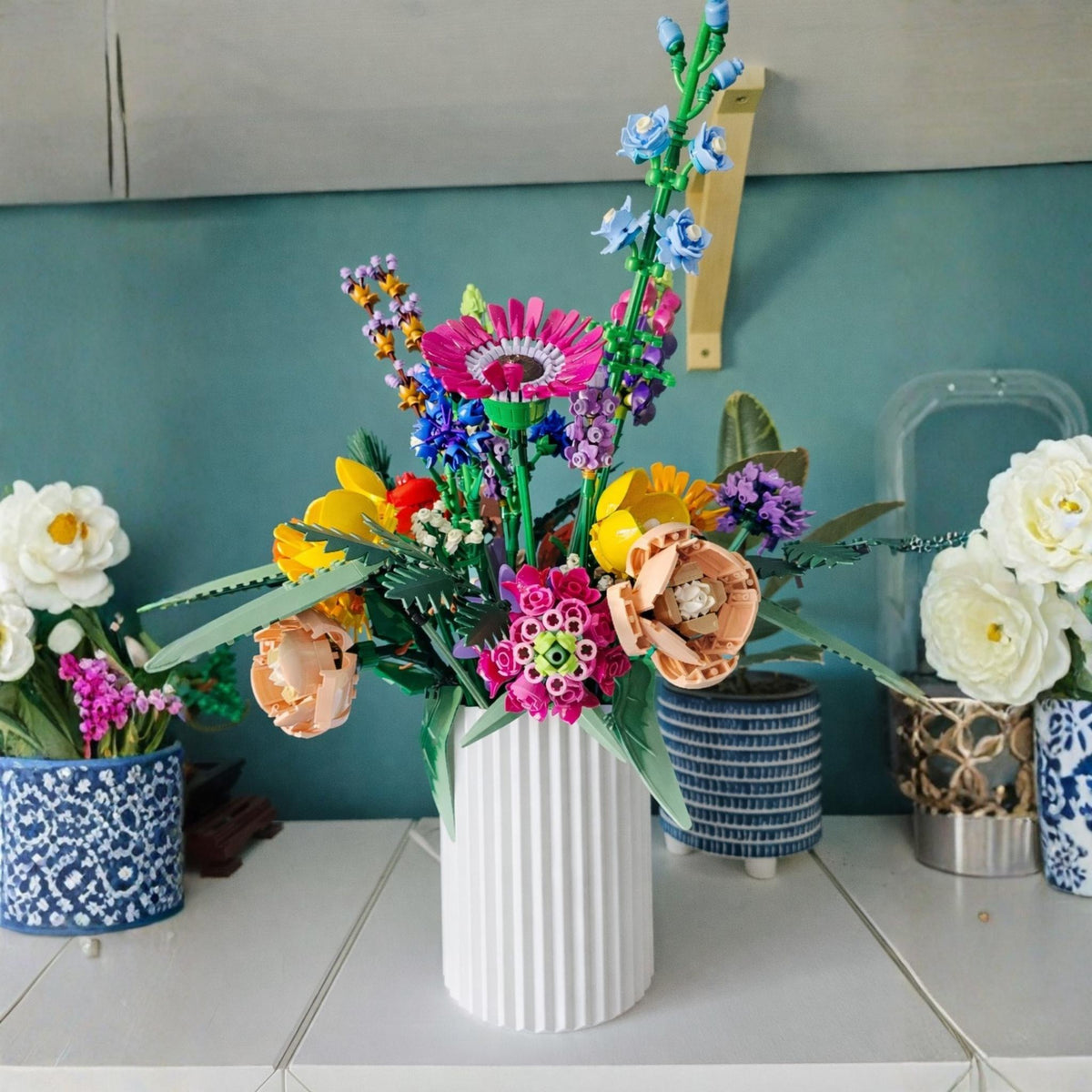 Modern Ribbed Vase for Brick Flower Sets, Minimal Display Pot, Decorative Holder for Buildable Botanical Arrangements - PrinthauscoGB