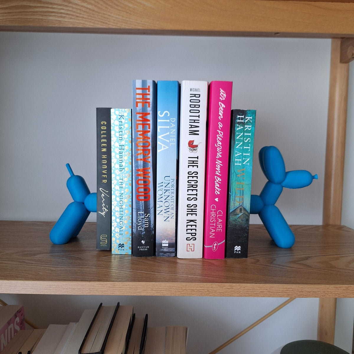 Balloon Dog Bookends Set, Modern Pop Art Book Ends, Cute Shelf Decor, Minimalist Desk Accessory, Dog Lover Gift - StickShopUK