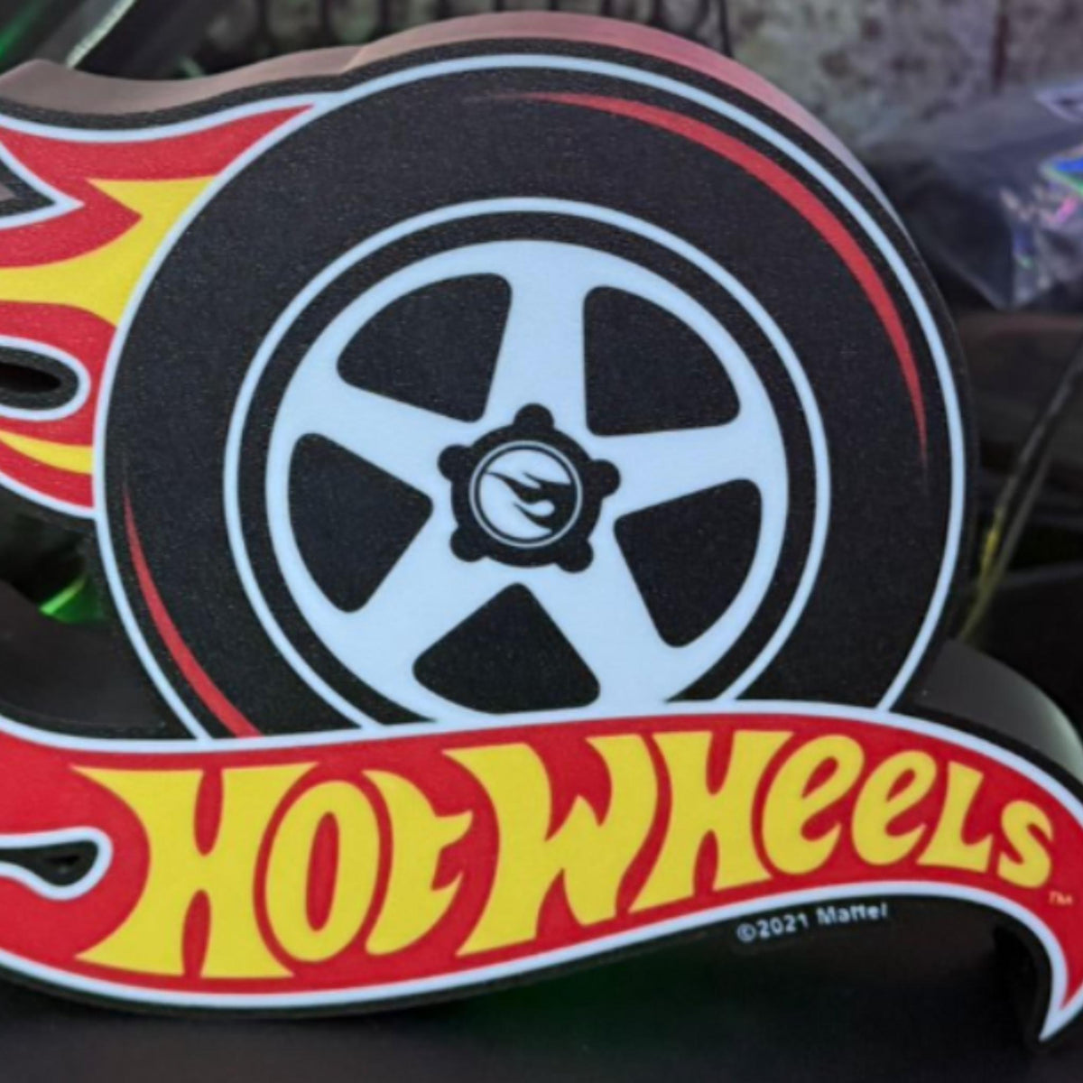 Flame Racing Wheel LED Lightbox, Retro Car Logo Wall Light, Kids Bedroom Decor, Garage Display Sign, Collector Gift Idea - StickShopUK