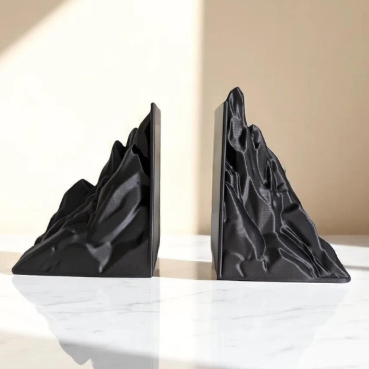 Mountain Bookends Set – Minimalist Peak Shelf Decor – Modern Book Holder for Home Office – Cabin & Nature Inspired Bookend Gift - StickShopUK