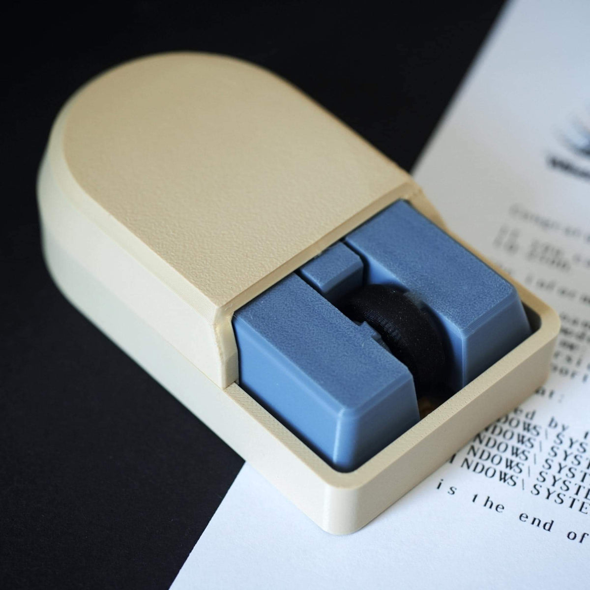 Retro Style Wireless Mouse | Vintage Computer Inspired Desktop Mouse | Minimalist Office Setup Accessory | Cute Aesthetic Tech Gift - StickShopUK
