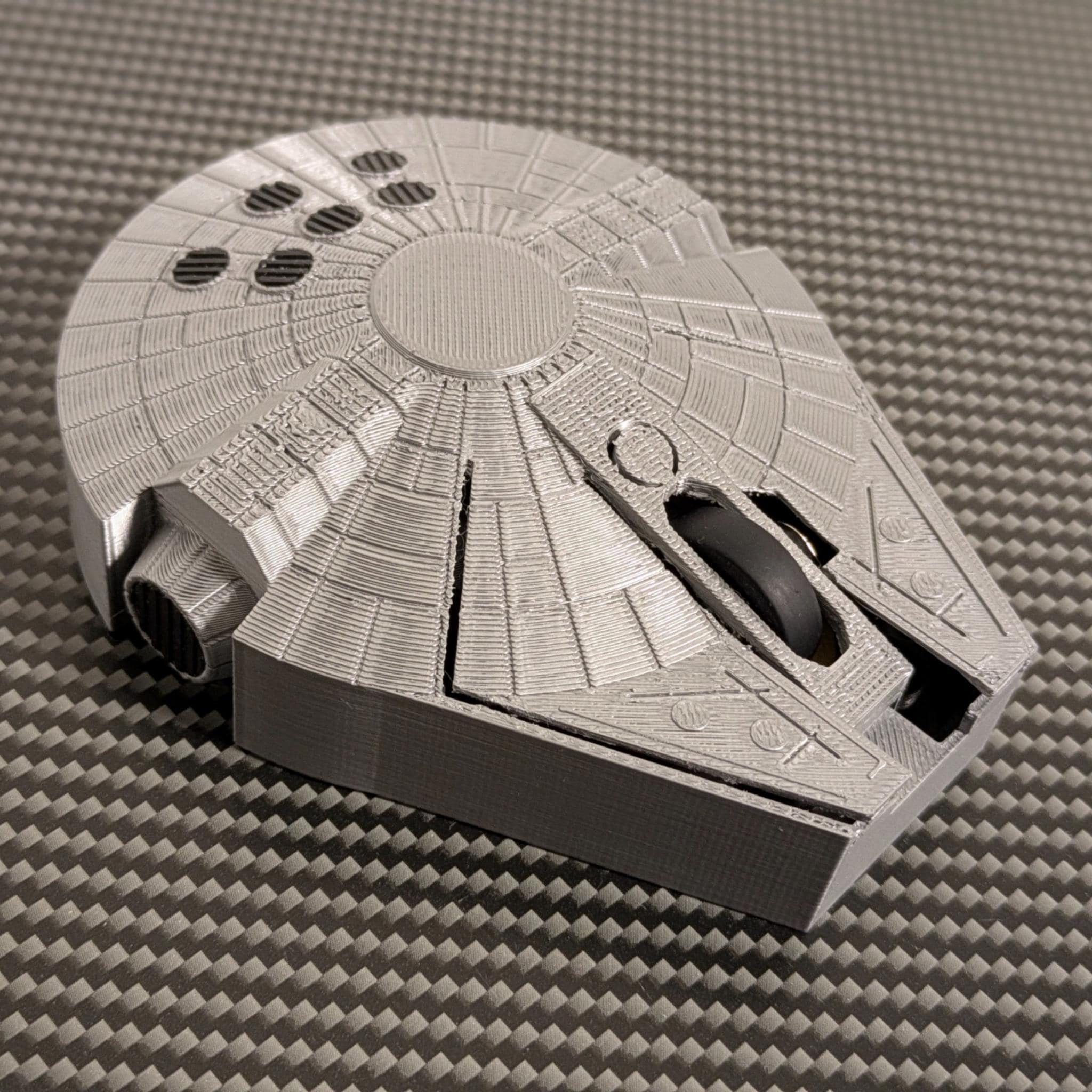 Sci Fi Spaceship Wireless Mouse | Millennium Style Falcon Mouse | Gaming Computer Mouse | Desk Setup Accessory | Movie Inspired Gift - StickShopUK