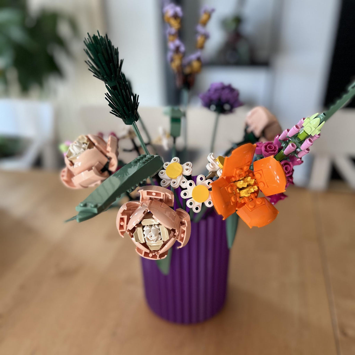 Modern Ribbed Vase for Brick Flower Sets, Minimal Display Pot, Decorative Holder for Buildable Botanical Arrangements - PrinthauscoGB