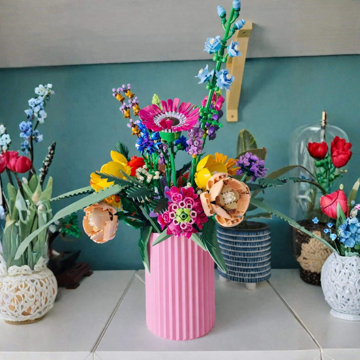 Modern Ribbed Vase for Brick Flower Sets, Minimal Display Pot, Decorative Holder for Buildable Botanical Arrangements - PrinthauscoGB