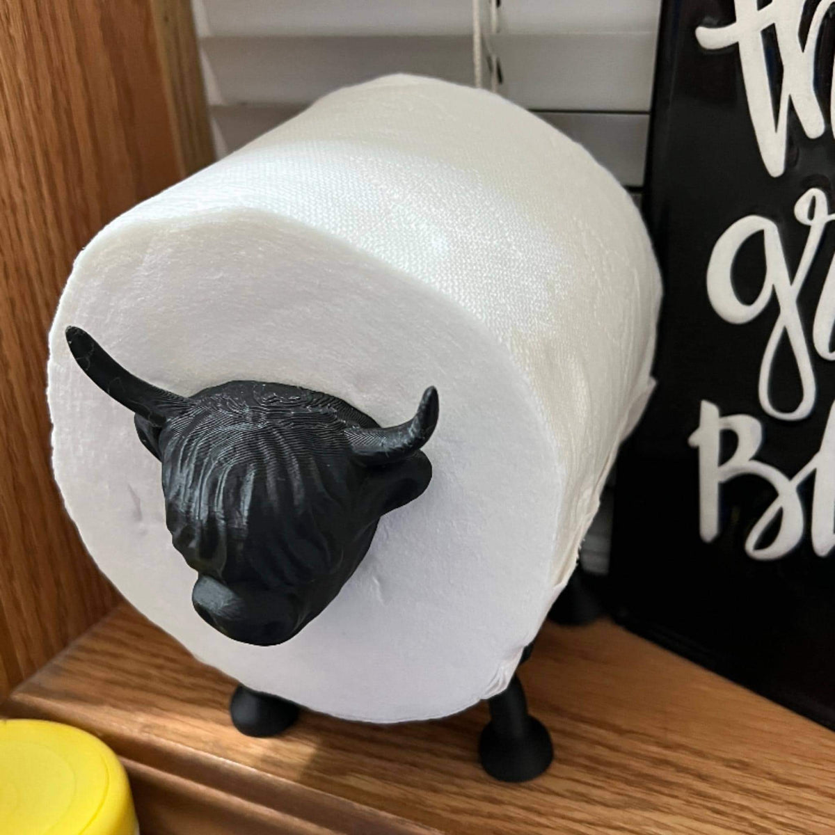 Highland Cow Toilet Roll Holder | Farmhouse Bathroom Decor | Cute Animal Toilet Paper Stand | Rustic Home Gift