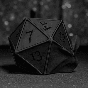 D20 Skull Plant Pot – Gothic Gamer Desk Planter