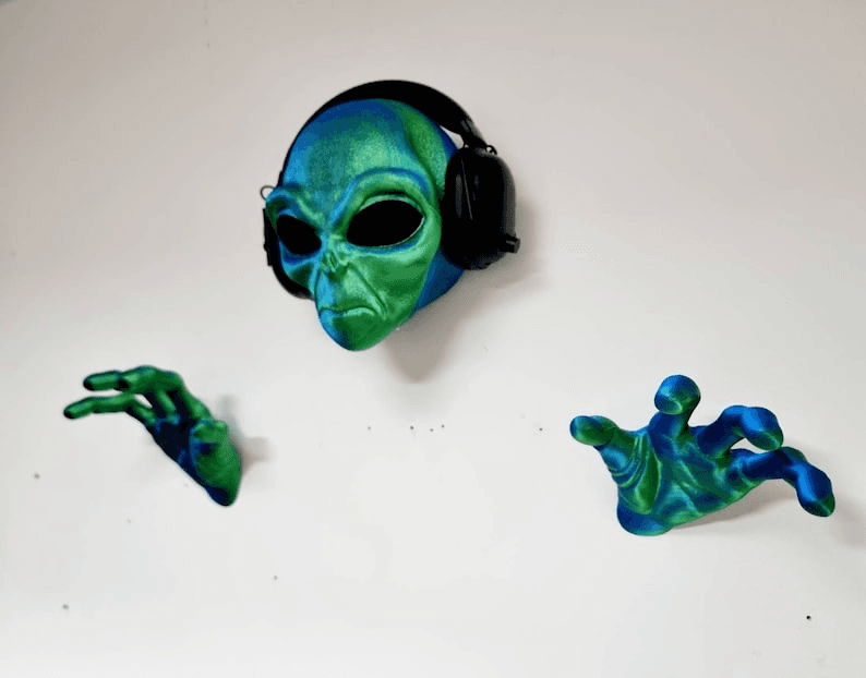 Alien Head & Hands Headphone Holder Wall Decor Set