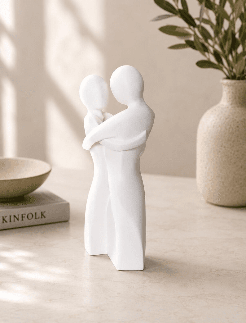 Abstract Couple Embrace Vase | Romantic Home Décor