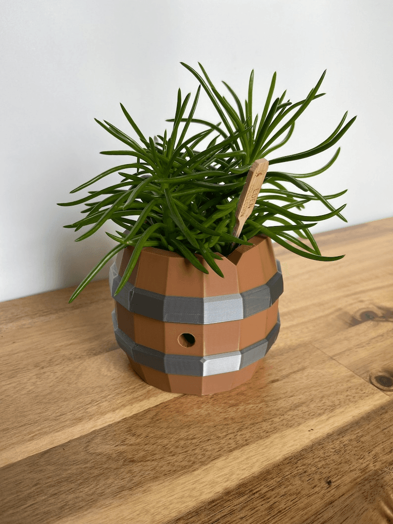Low Poly Barrel Pot – Minecraft-Inspired Game Decor