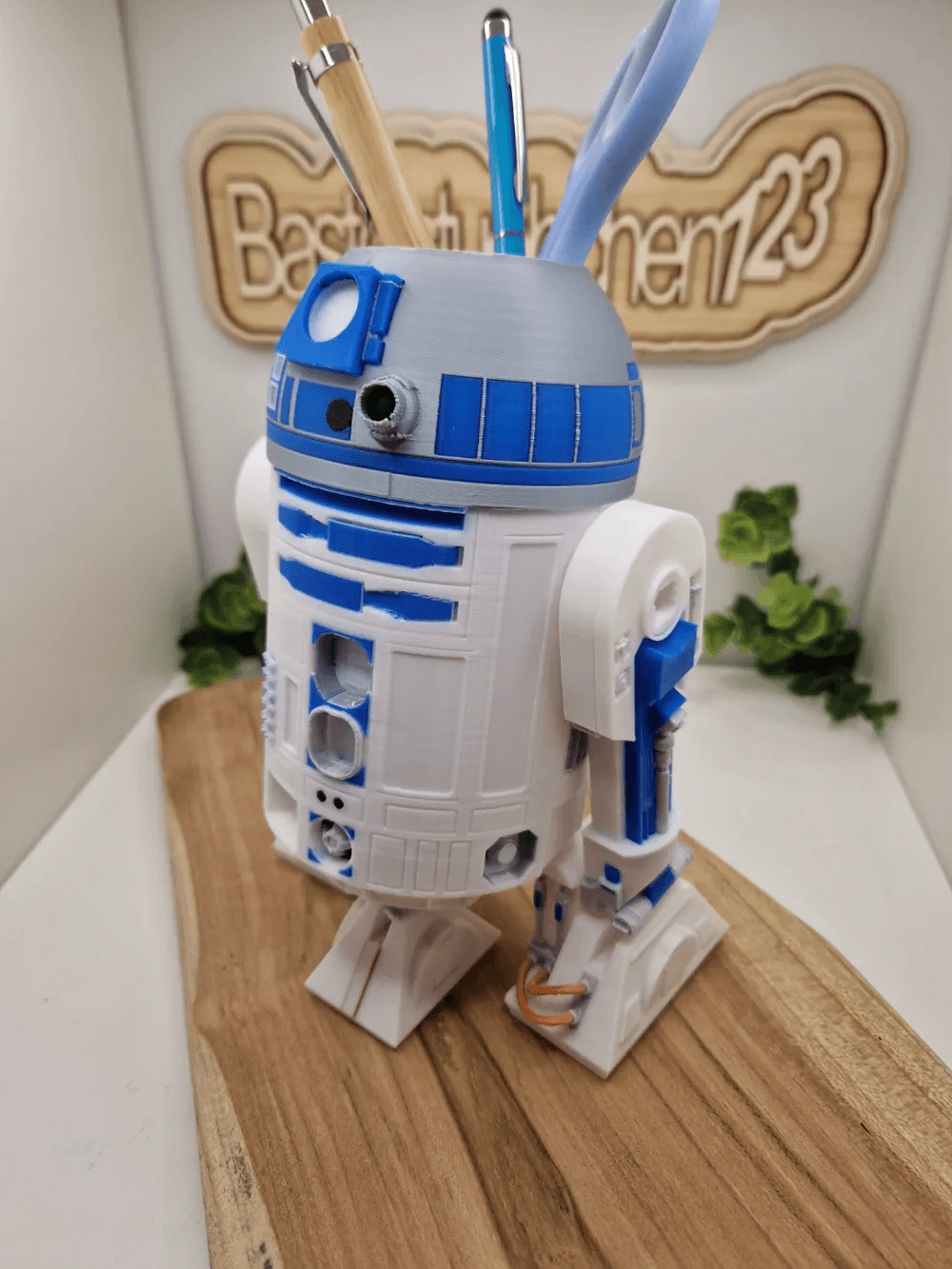 R2-D2 Inspired Pen Holder – Star Wars Fan Desk Organiser