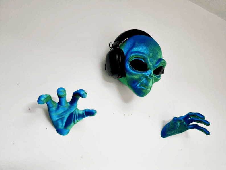 Alien Head & Hands Headphone Holder Wall Decor Set