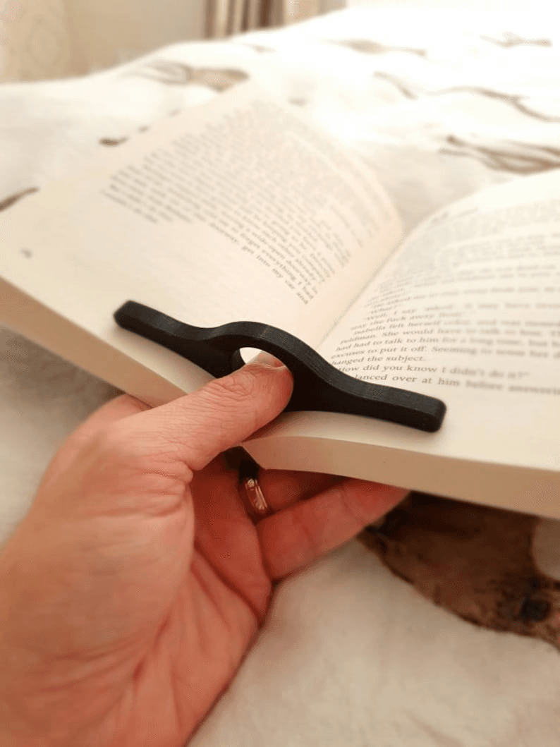Finger & Thumb Book Page Holder – Hands-Free Reading Ring