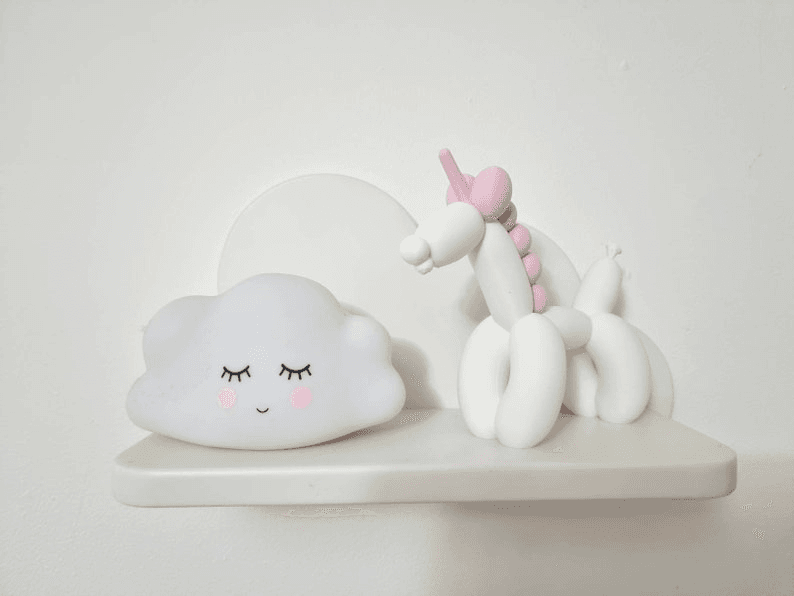 Balloon Unicorn Novelty Figure – White & Pink Sculpture