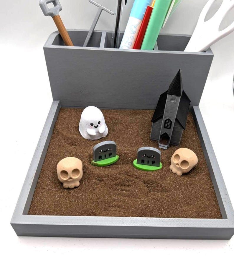 Graveyard Zen Garden Pen Pot – Gothic Desk Organiser