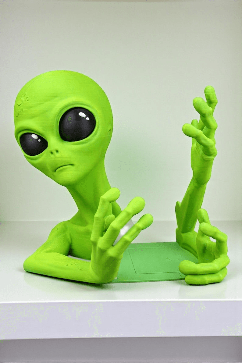Alien Bookend – Sci-Fi Shelf Decor for Space Fans