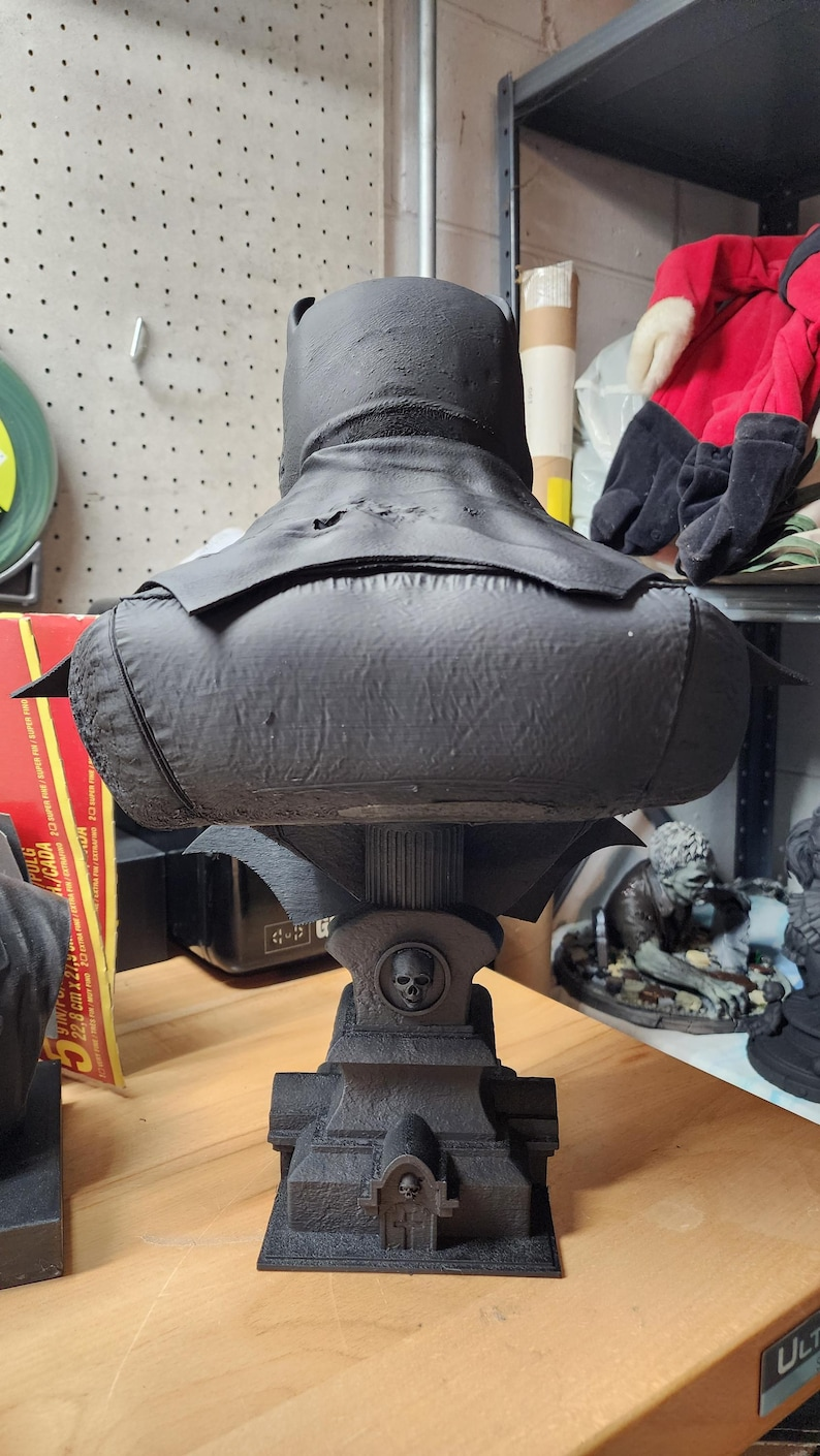 Zombie Batman-Inspired Horror Bust | Gothic Fan Display