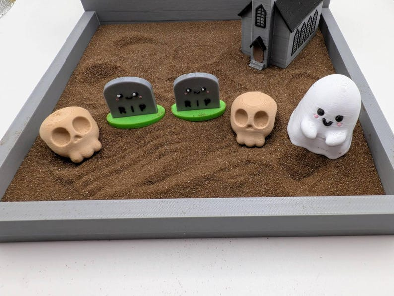 Graveyard Zen Garden Pen Pot – Gothic Desk Organiser