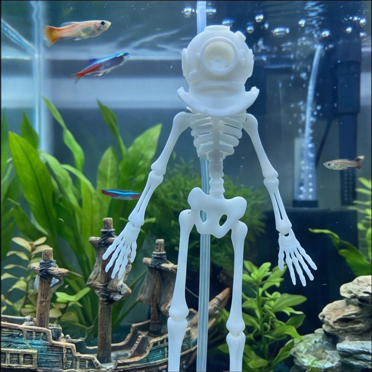 Skeleton Diver Aquarium Ornament – Fish Tank Decoration