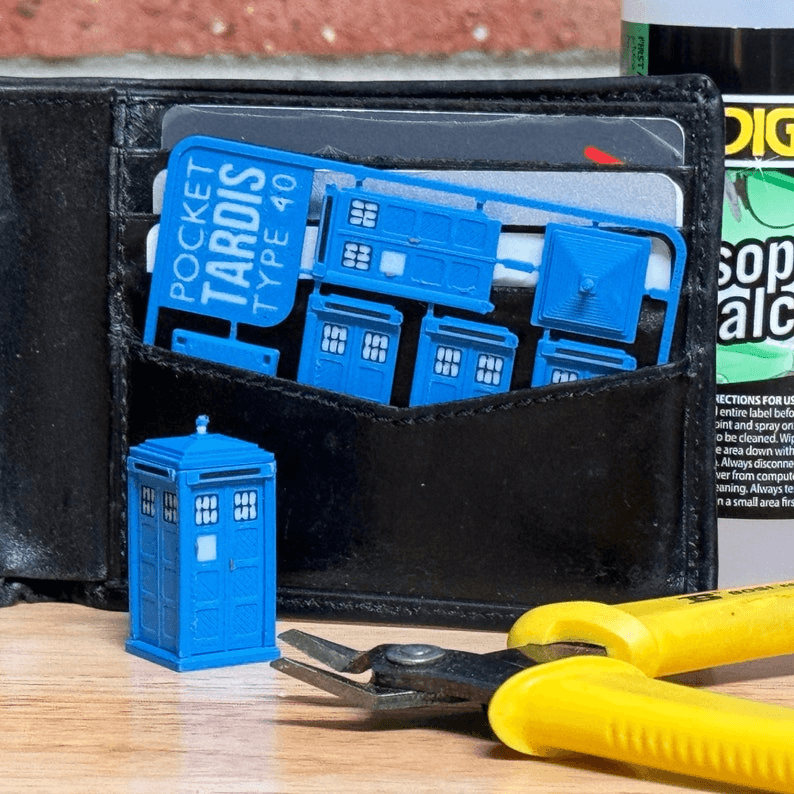 Pocket TARDIS Kit Card – Doctor Who Inspired Mini Model
